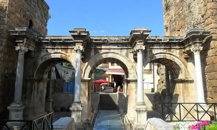 Antalya City Tour from Side & More: (opt. Boat Trip or Aquarium)
