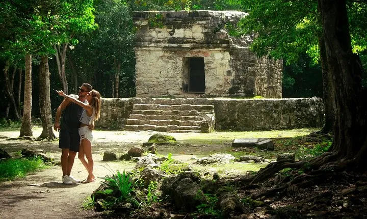Shore Excursion: Jeep Ride, San Gervasio Ruins & Beach Club