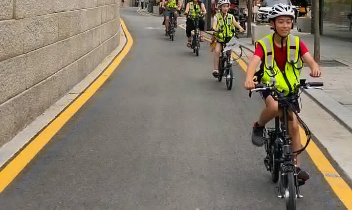 Market Food Tour & Evening E-bike Ride in Seoul