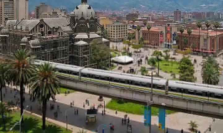 Private Arrival Transfer : From Airport to Medellín Hotels
