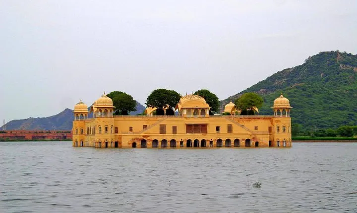 New Delhi to Jaipur Private Transfer