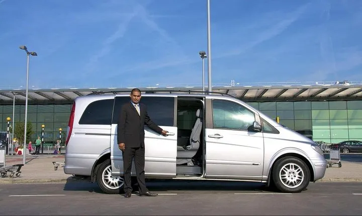 Transfer from and to Marrakech Menara airoport