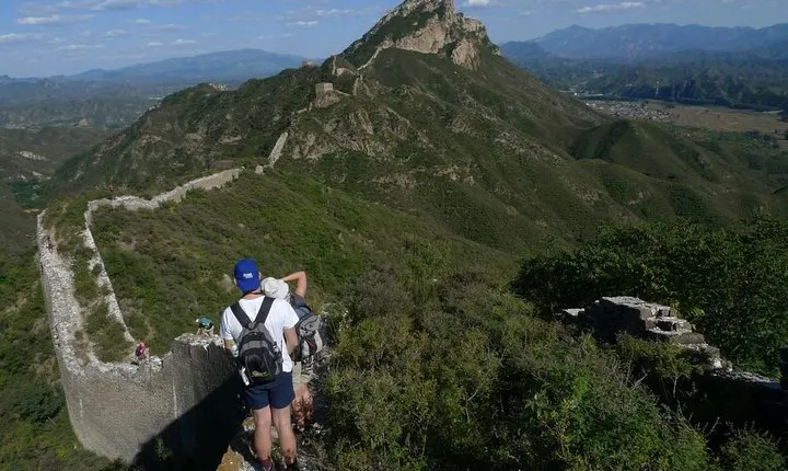 Private Overnight Tour: Hiking to Great Wall with Dumpling Cooking Experience