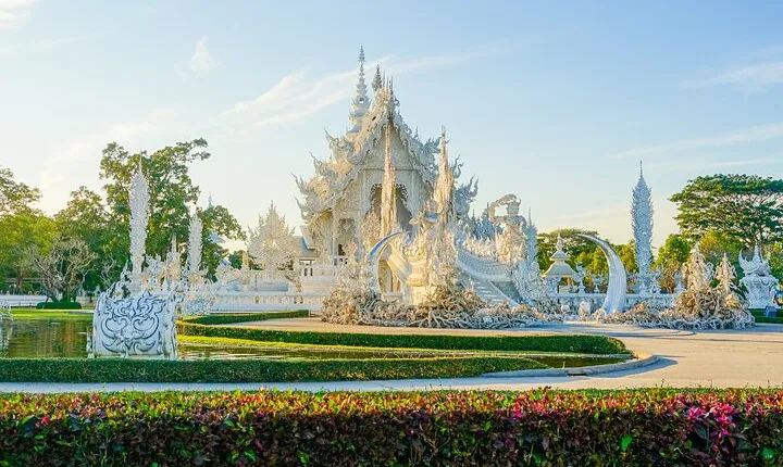 Chiang Rai White Blue and Black Temples Day Tour from Chiang Mai