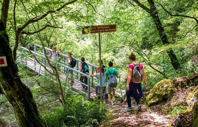 Hiking the Menalon Trail