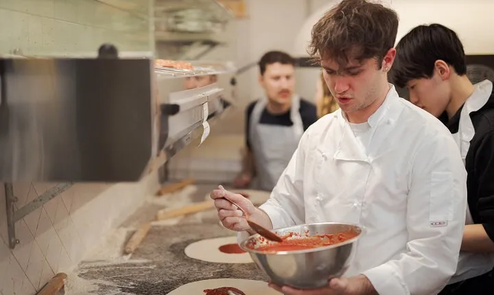 Pizza Cooking Experience At Jazz Cafe in Rome