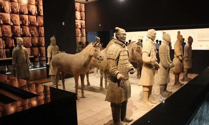 Private Day Tour of Terracotta Warriors and Xi'an City