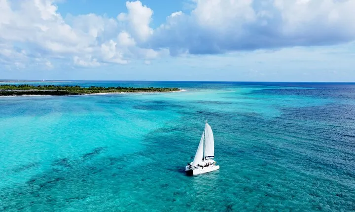 Lagoon 39ft Private Catamaran 5hr - El Cielo Full Experience 
