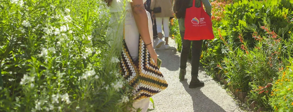 Excursion to Giverny Monet's Gardens and Versailles Palace with audio guide and lunch