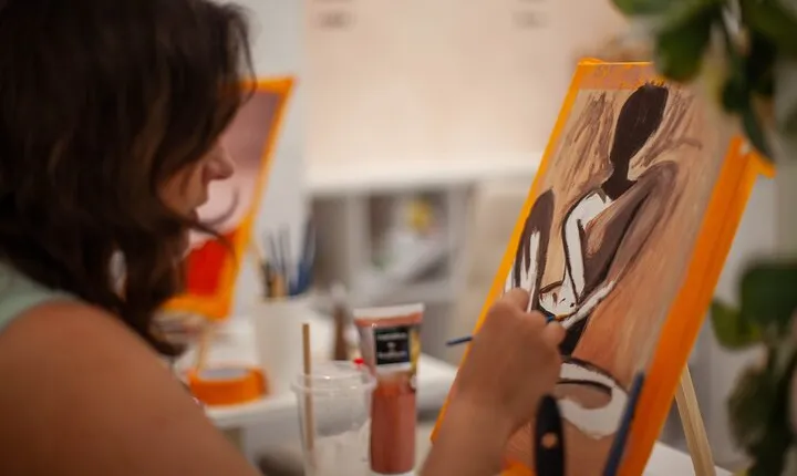 Painting Experience in an Art Café in Paris