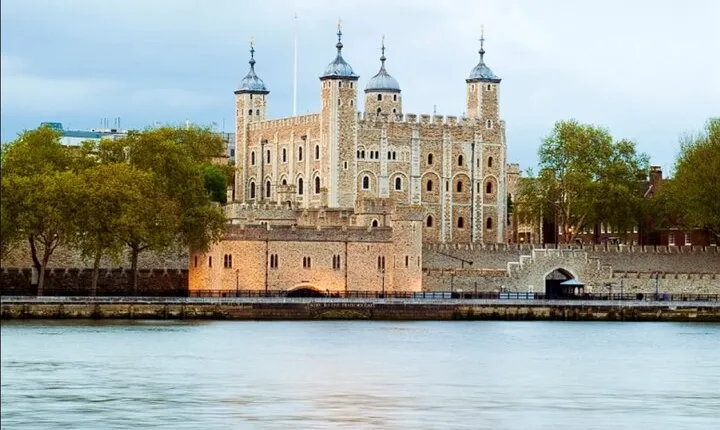 Tower of London & Crown Jewels Entry Visit
