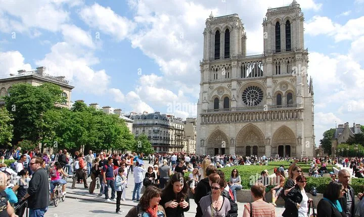 Notre-Dame & Île de la Cité Express Guided Tour