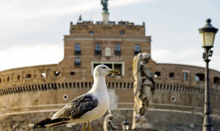 Ghosts and Sightseeing Walking Tour in Rome