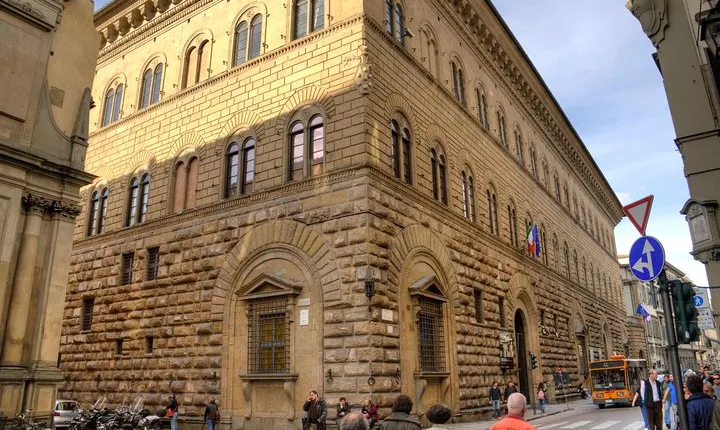The Medici Family: Lorenzo The Magnificient and the TV movie
