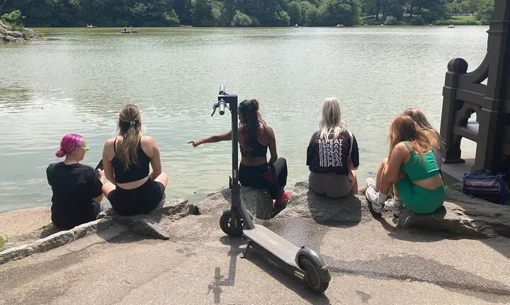 Electric Scooter Tour of Central Park in Spanish