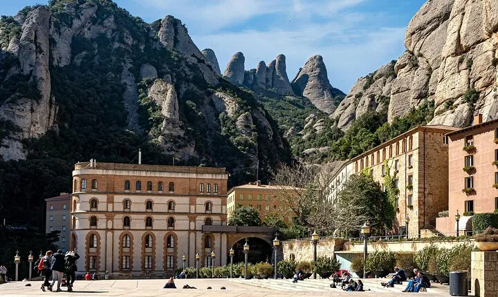 Barcelona To Montserrat Premium Half Day Guided Tour