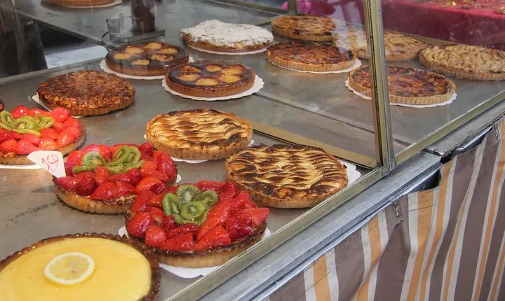 Small-Group Marché du Président Wilson Food Tour in Paris