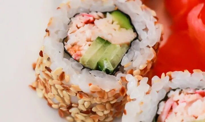 Make Sushi Rolls with Local Chef in Toronto