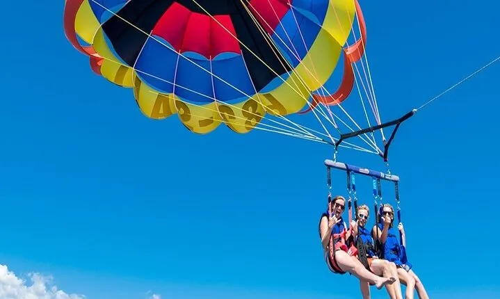 Private Parasailing Experience in Hurghada with Hotel Pick-up