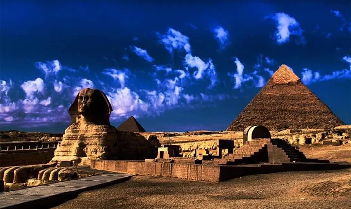 Full-Day Pyramids of Giza Tour from Hurghada