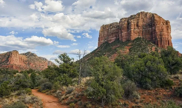 The Sedona Experience - Hiking, Lunch and Wine Tasting (Private Tour)