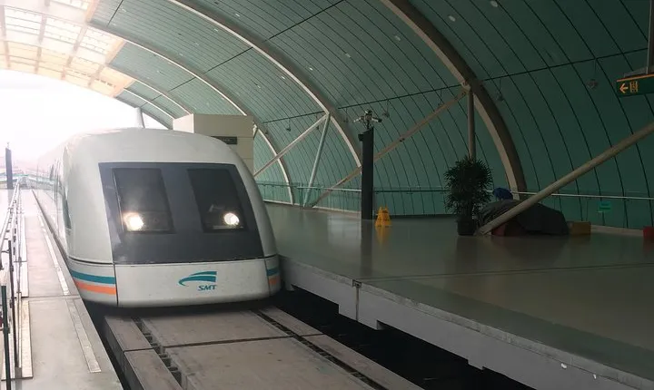 Shanghai Airport Layover Tour with Maglev Train