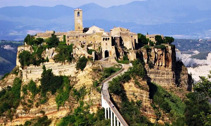 Private Orvieto and Civita di Bagnoregio Historical Day Tour from Rome