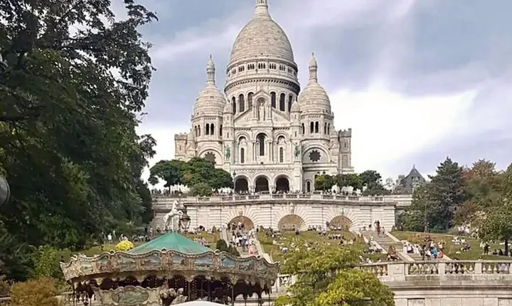 Paris Top Sights Half Day Walking Tour + Wine Tasting Experience