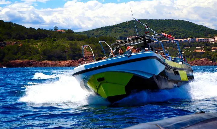 Boat tour from Fréjus - Calanques Estérel - 2h30