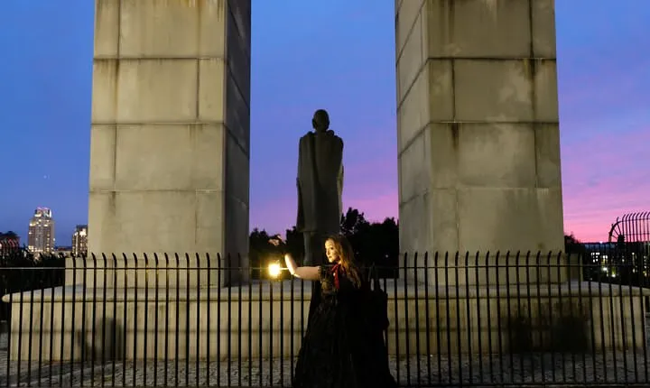 Haunted History Walking Tour of Providence