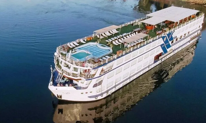 Sailing Nile Cruise from Aswan to Luxor for 2 Nights