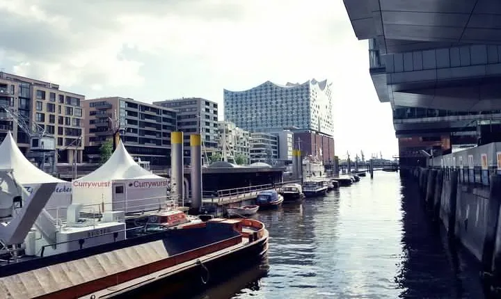 Speicherstadt and HafenCity Tour of Hamburg with German speaking guide