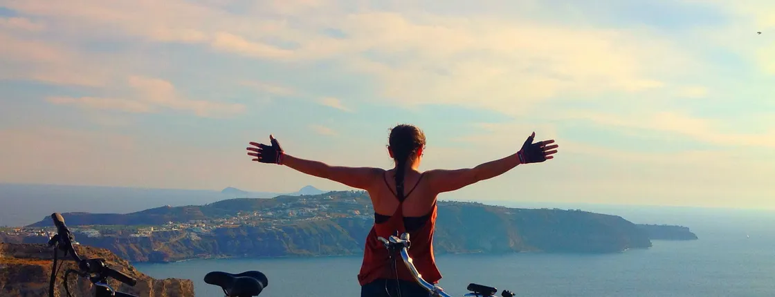 Guided e-bike tour in Santorini
