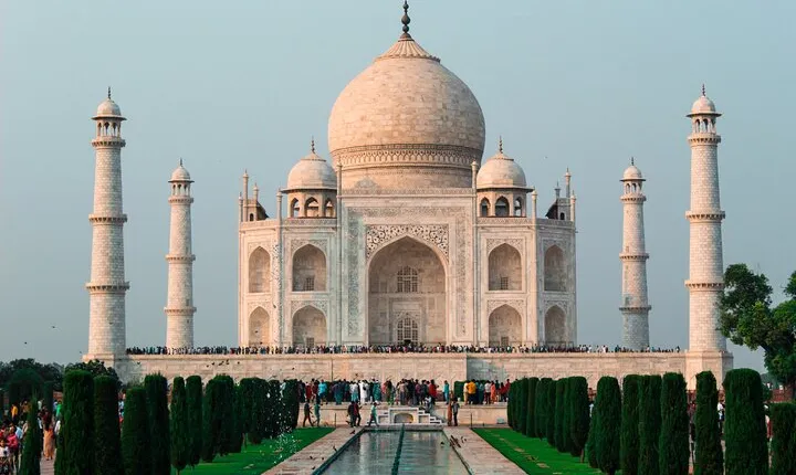 Premium day excursion to the city of romance - Agra 