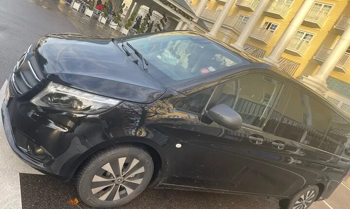 Private shuttle Charles DE Gaulle Airport to Paris