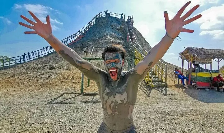 Private Tour to the Mud Volcano + Snack
