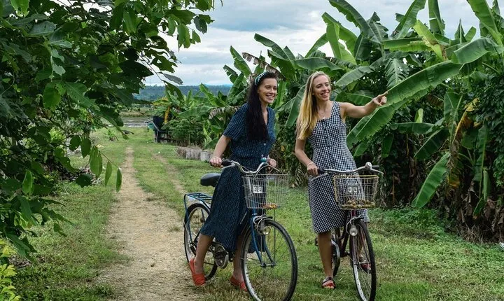 Private Bicycle Tour to Chiang Mai and Thai Cooking Class