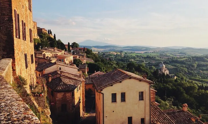 Valdorcia: Montalcino and Montepulciano scenery in the world