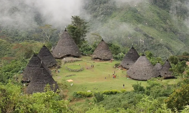 3-Day Group Adventure : Wae Rebo Village & Early Bird Komodo Tour
