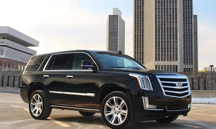 Arrival Transfer: O'Hare Airport ORD to Chicago by Luxury SUV