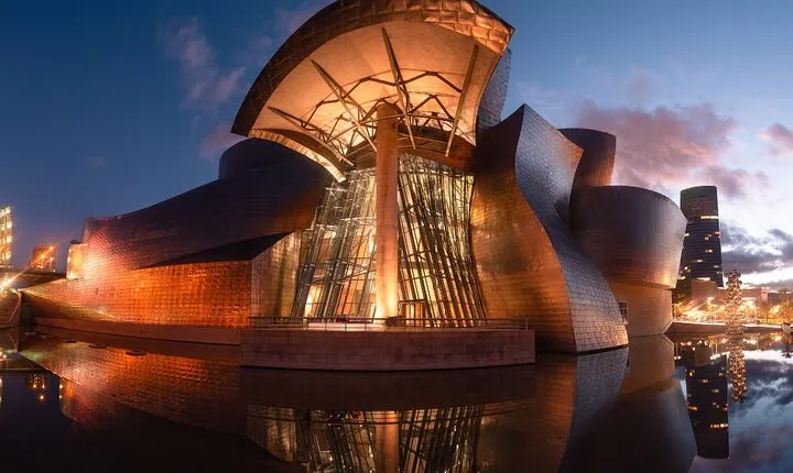 Bilbao & Guggenheim Museum Private Walking Tour with guide