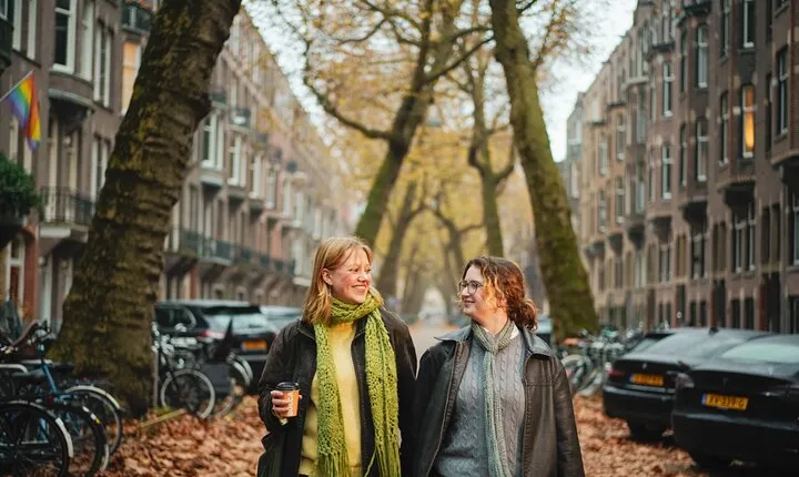 Amsterdam Canal Photoshoot with Private Photographer