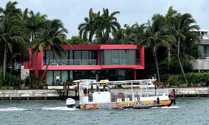 Bayside Marketplace: Cruise of Millionaire Homes & Miami Skyline