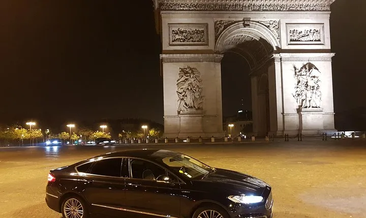 Private driver from Charles de Gaulle airport to Paris: Premium Service