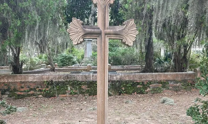 If Headstones Could Talk: Private Bonaventure Walking Tour