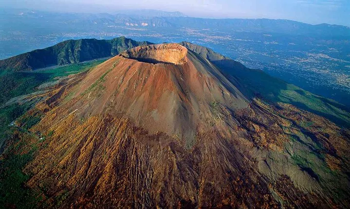 Vesuvius, V.I.P. the only Tour with Volcanological Guide