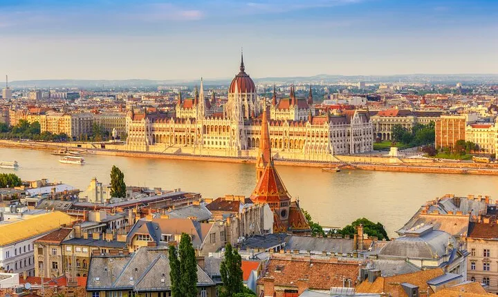 Private Transfer from Bratislava to Budapest, English-speaking driver