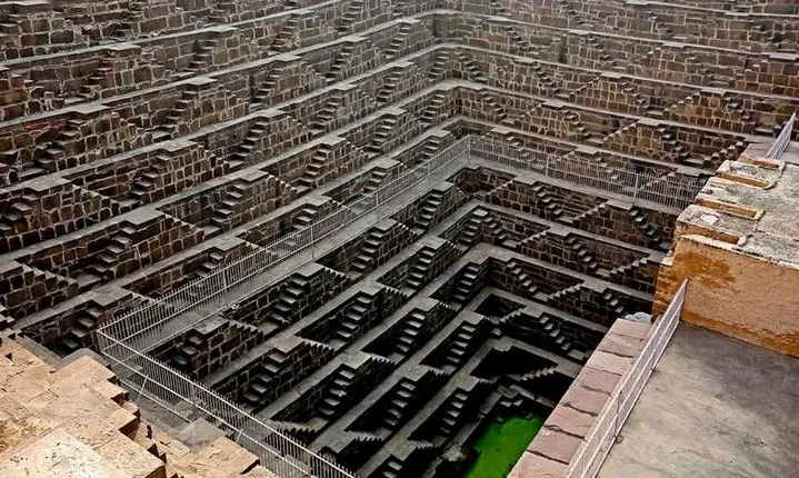 Private day trip: Taj Mahal to Jaipur via fatehpur Sikri and Abhaneri.