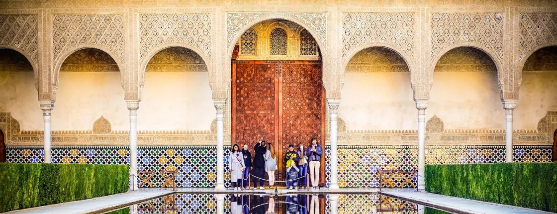 Alhambra Complete Tour with Tickets: Alcazaba, Nasrid, Generalife