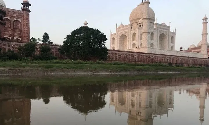 Taj Mahal Sunrise Tour From Delhi by Car